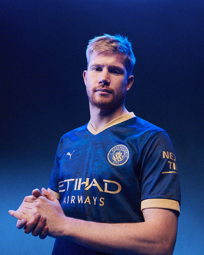 西甲积分榜：巴萨先赛获胜领先皇马4分，马竞两连败暂列第五（西甲最新积分榜：巴萨抢先取胜将对皇马优势扩大至4分，马竞两连败暂居第5）