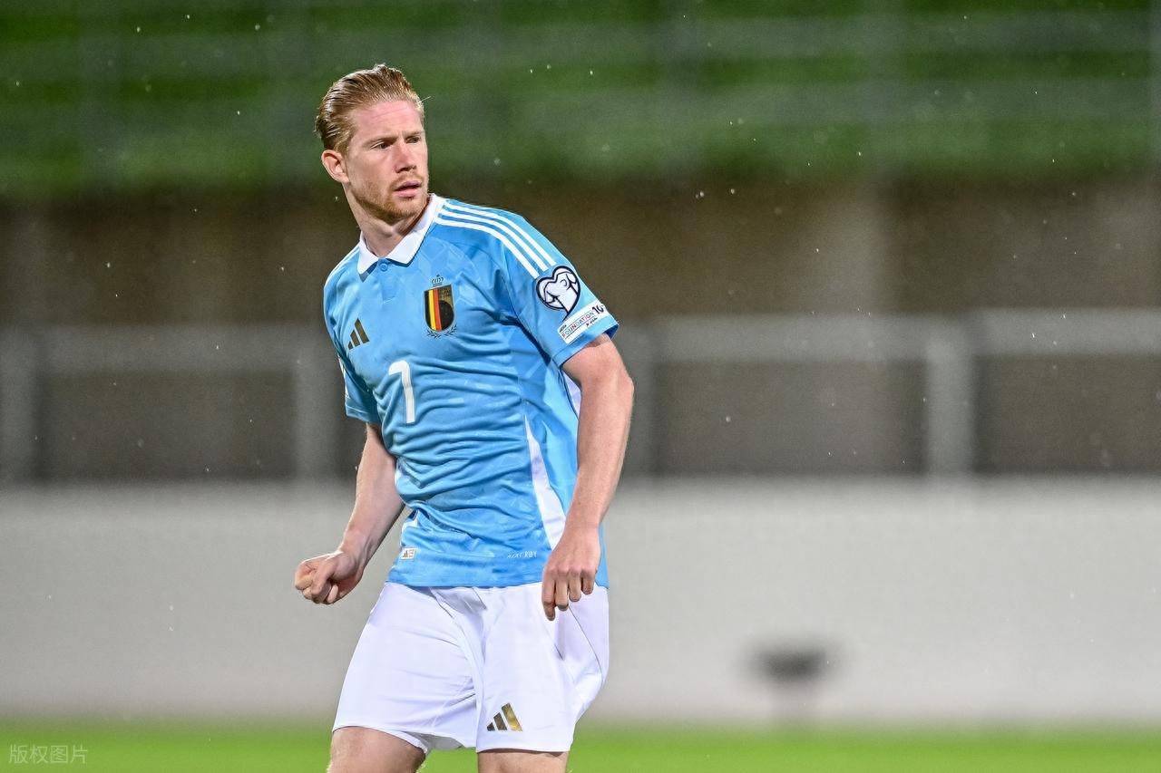 法尔克：拜仁仍在密切关注DV9，同时也对弗兰库利诺-朱感兴趣（法尔克称：拜仁依然紧盯DV9，亦对弗兰库利诺-朱有意）