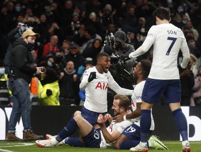 巴萨迎战特内里费，冲击积分榜优势 ｜ 女子足球联赛精彩前瞻（女足联赛前瞻：巴萨对阵特内里费，力争扩大积分榜优势）