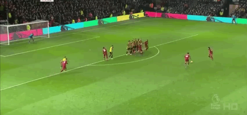 半场战报：米兰0-0拉齐奥，迈尼昂献神扑，红黑军团0射正（半场战况：米兰0-0拉齐奥，迈尼昂神勇救险，红黑军团零射正）