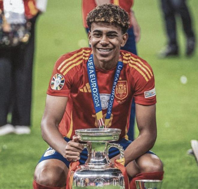 孙兴慜：来洛杉矶FC是为赢得奖杯，明年所有比赛都要取得成功（孙兴慜：加盟洛杉矶FC就是为夺冠，明年要在各项赛事全面取胜）